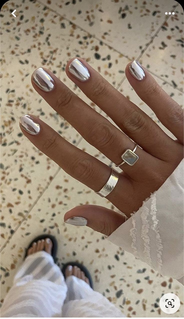 Silver Chrome Nails, Firework Nails, Blue Chrome Nails, Chrome Nail Art, Milky Nails, Nagellack Trends, Chrome Nails Designs, Mirror Nails, Chrome Nail