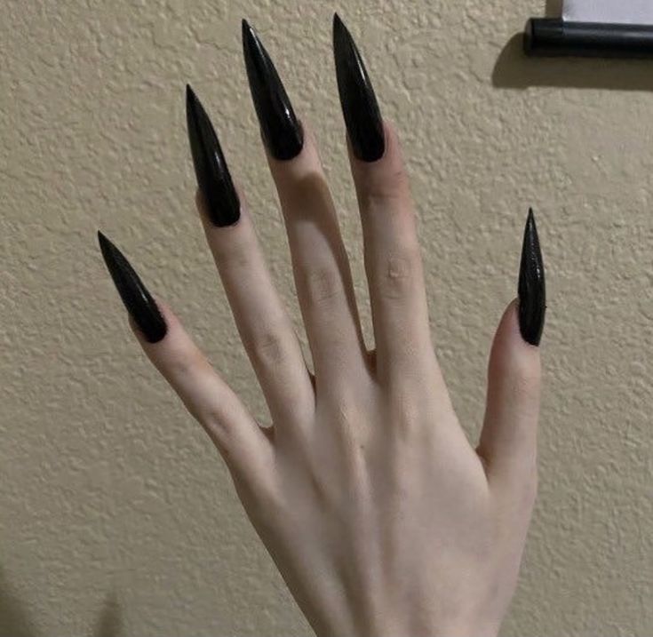 Long Black Nails, Vampire Nails, Witch Nails, Sharp Nails, Halloween Acrylic Nails, Black Acrylic Nails, Gothic Nails, Claw Nails, Goth Nails