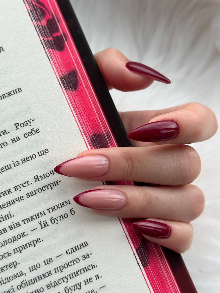 Brown And Red Nails, Red Aesthetic Nails, Book Inspired Nails, Nailart Aesthetic, Nail 2023, Bridesmaids Nails, Wine Nails, 2023 Nails, Casual Nails