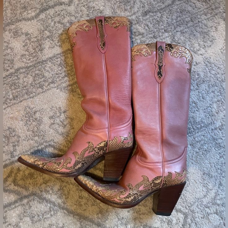 Reposhing This Item I Purchased From @Karah_allen. Loved It, But Ready To Rotate For Something New. Questions? Leave A Comment Below! Elegant Round Toe Boots For Rodeo, Cowboy Western, Western Cowboy Boots, Western Boots, Shoes Heels Boots, Something New, Shoes Women Heels, Heeled Boots, Cowboy