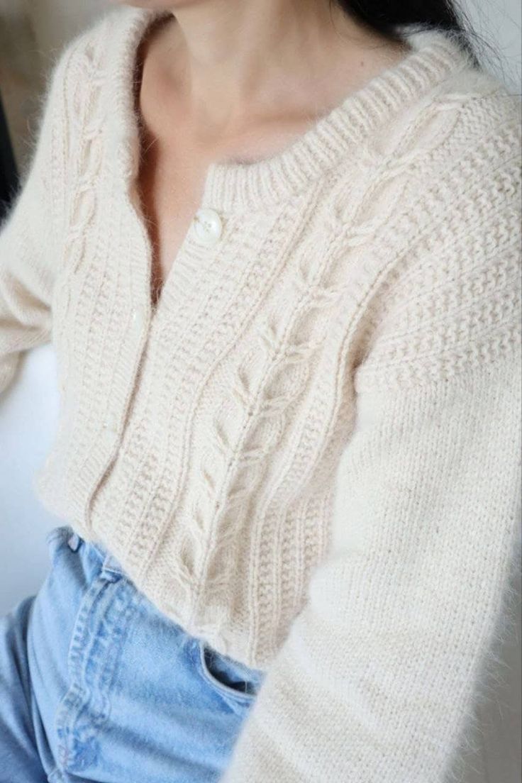 Cropped Knit Cardigan, Chunky Hand Knit, Sweater With Buttons, Cardigan With Buttons, Angora Cardigan, Feminine Casual, White Knit Cardigan, Beige Pullover, Cardigan For Women