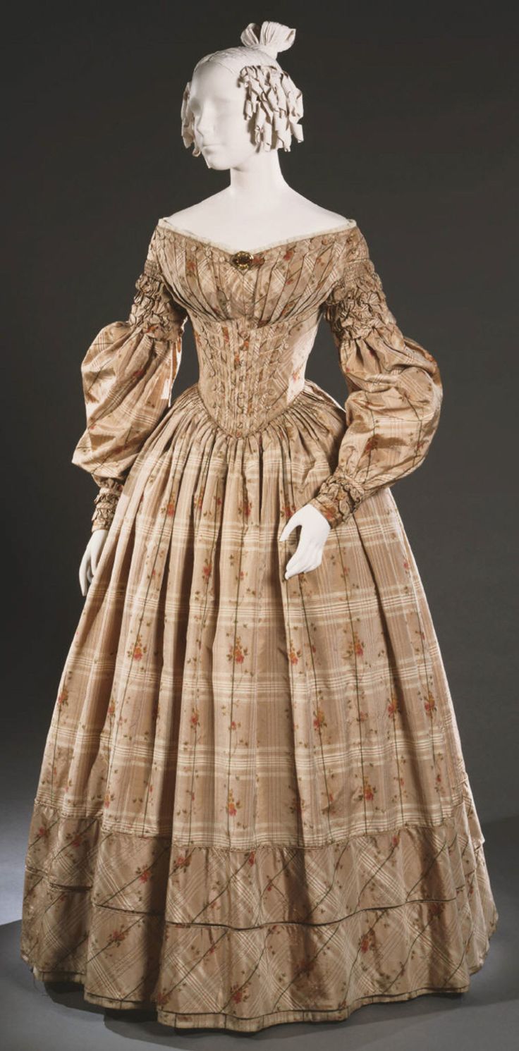 1840s Dress, Fashion History Timeline, 1830s Fashion, Victorian Era Fashion, Girls Attire, Ladies Day Dresses, 1800s Fashion, Hallowen Costume, 19th Century Fashion