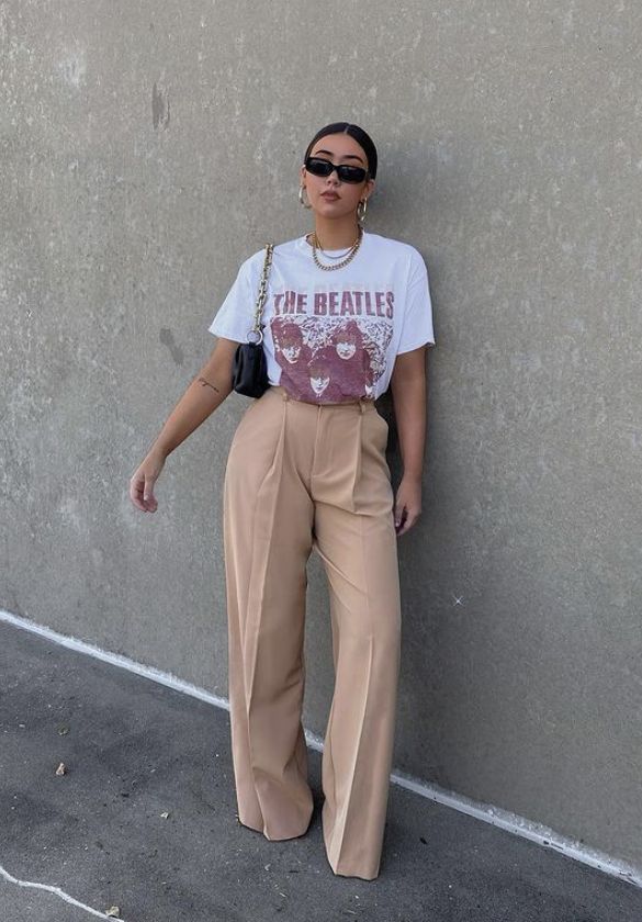 Trendy Slacks Outfit, Trousers T Shirt Outfit, Graphic Tee Work Outfit Chic, Graphic Tee Outfit Dressy Chic, Business Casual T Shirt Outfit, Graphic Tee With Trousers, Graphic Tees Business Casual, Trousers And Graphic Tees, Business Casual Graphic Tee Outfit