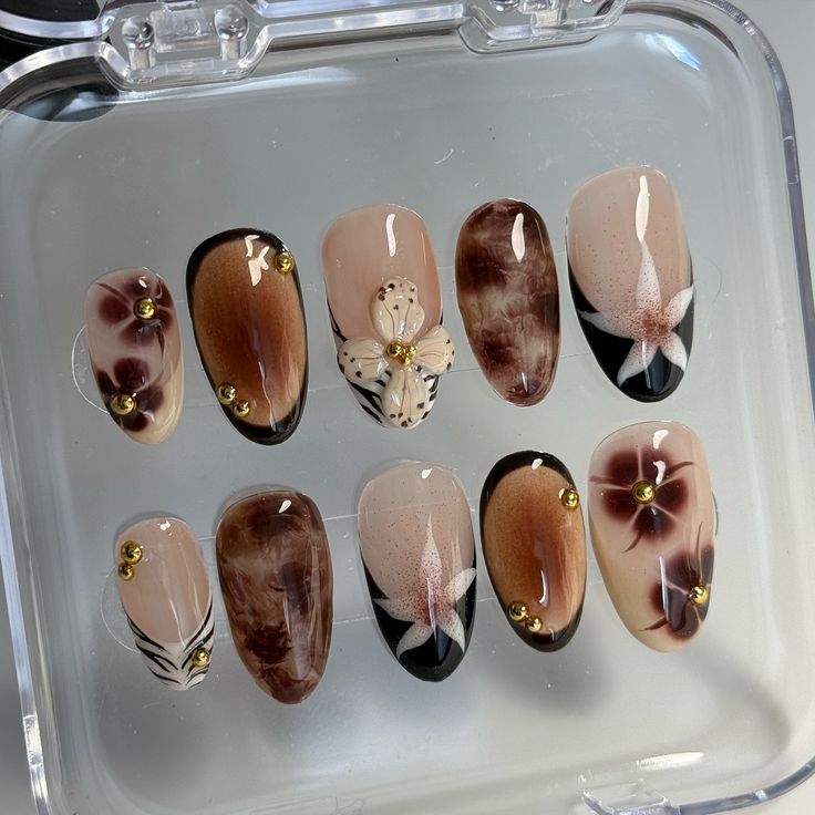 perfect autumn press ons 🍁🤎 im taking orders for press ons, DM with your moodboard/inspo and I can quote for you! inspo @aashleysnails 🖤 #brightonnails #brightonnailart #pressonnails #autumnnails #fallnails Long Autumn Nails, Fall Brown Nails Acrylic, Kawaii Fall Nails, Different Design Nails, Fall Gel Manicure Ideas, Nail Art Designs French Tip, Winter Design Nails, Thanksgiving Gel Nails, Autumn Inspired Nails