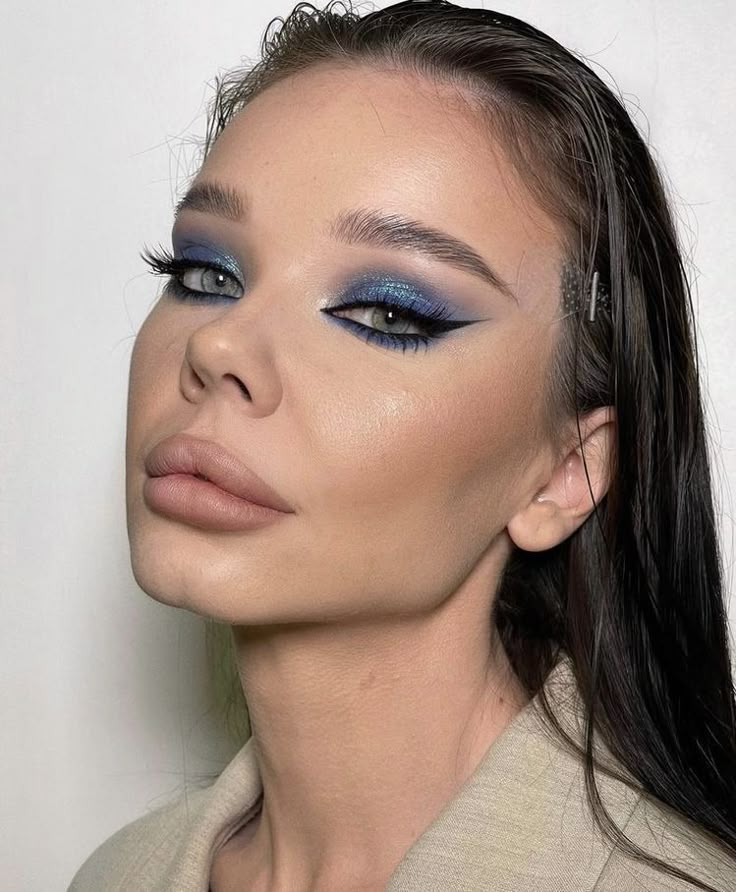 Ball Makeup, Blue Eyeshadow Looks, Wedding Eye Makeup, Prom Eye Makeup, Formal Makeup, Pinterest Makeup, Wedding Makeup Looks, Perfect Blue, Colorful Eye Makeup