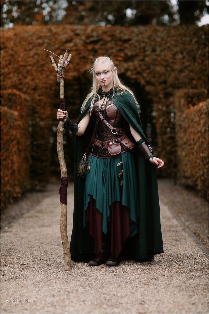 Elf Druid Cosplay, Elf Costume Women Halloween, Elf Larp Costume, Women Elf Costume, Wood Elf Costume Women, Elven Costume Women, Woodland Elf Cosplay, Druid Cosplay Diy, Female Druid Cosplay