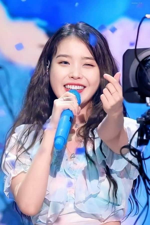 Victoria Secret Diet, Iu Gif, Crochet Beautiful, Iu Hair, Cute Profile Pictures, Korean Celebrities, Bts Funny Videos, Blackpink Fashion, Record Producer