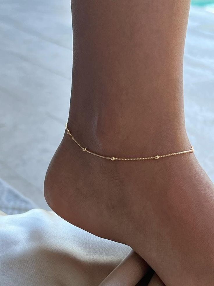 Gold Anklet Designs, Anklets Aesthetic, Anklet Beads, Minimalist Anklet, خواتم خطوبة, Beads Anklet, Dainty Anklet, Cute Anklets, Diamond Anklet