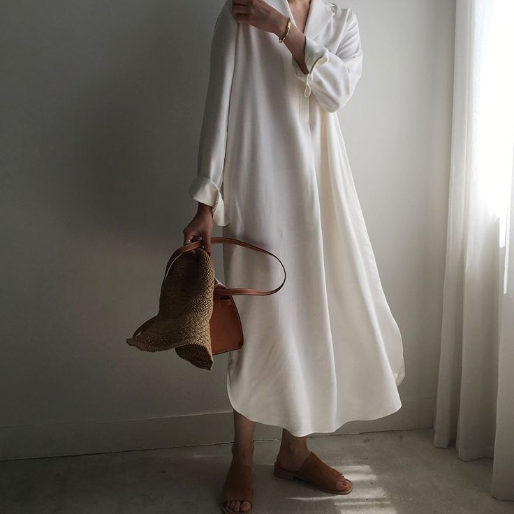 여자여자한 원피스 Sukienki Maksi, Monochromatic Fashion, Street Style Chic, Minimal Fashion, Hijab Fashion, Daily Outfits, Minimalist Fashion, Modest Fashion, Classy Outfits