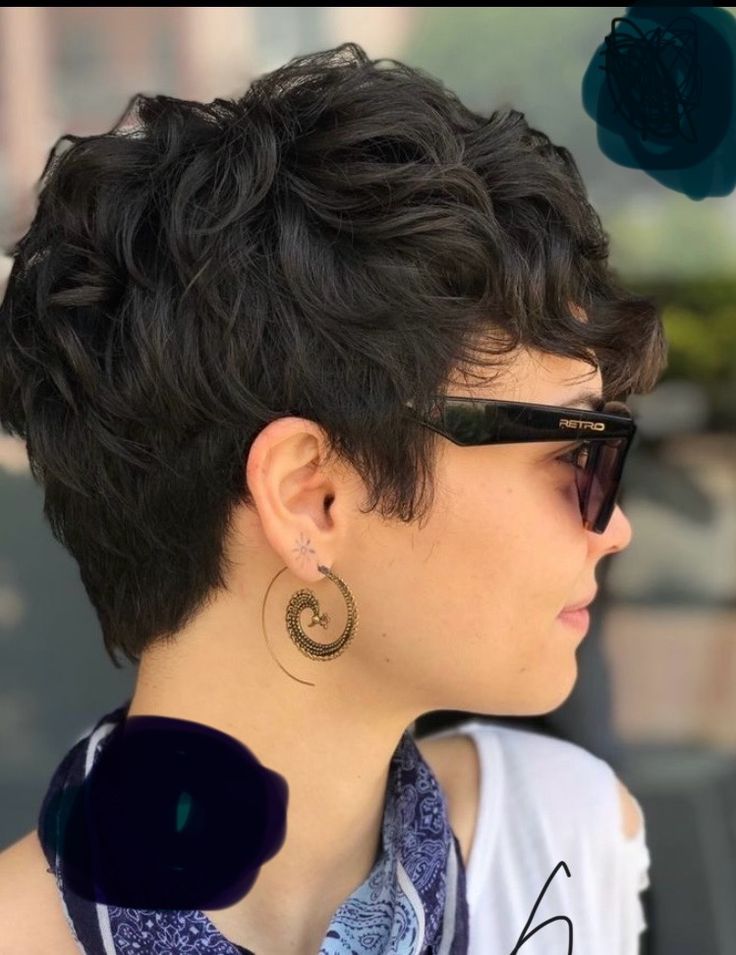 Pixie Cut Wavy Hair, Wavy Pixie Haircut, Pixie Haircut Curly, Pixie Cut Curly Hair, Pixie Undercut, Women Undercut, Short Wavy Haircuts, Curly Pixie Hairstyles, Curly Pixie Haircuts