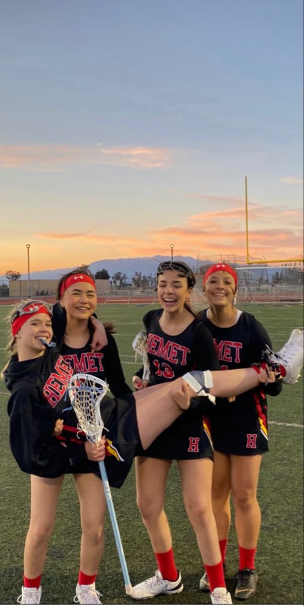 Lax Picture Ideas, Lax Practice Outfits, Lacrosse Aesthetic Girl, Women’s Lacrosse Aesthetic, Lax Girl Aesthetic, Girls Lacrosse Aesthetic, Preppy Lacrosse, Lax Aesthetic, Lacrosse Pictures