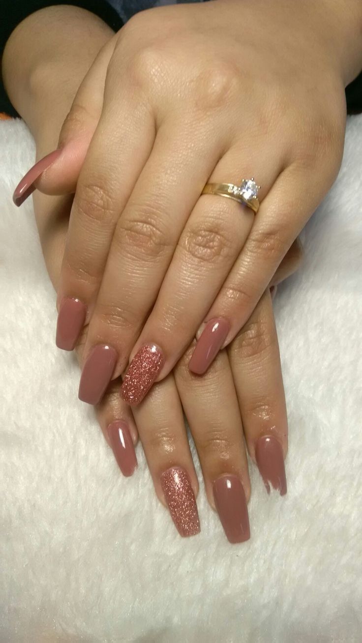 Brown And Rose Gold Nails, Nude And Rose Gold Nails, Melanin Nails, Rose Gold Manicure, Gold Coffin Nails, Sns Nails Designs, Brown Nails Design, Prom 2023, Pink Ombre Nails