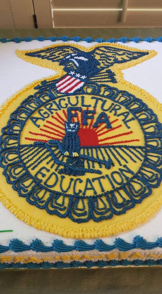 FFA emblem on cake 3d Ffa Emblem Project, Ffa Themed Desserts, Ffa Cake Ideas, Ffa Emblem Project Ideas, Ffa Cupcakes, Ffa Cake, Ffa Decorations, Ffa Scrapbook Ideas, Ffa Fundraiser