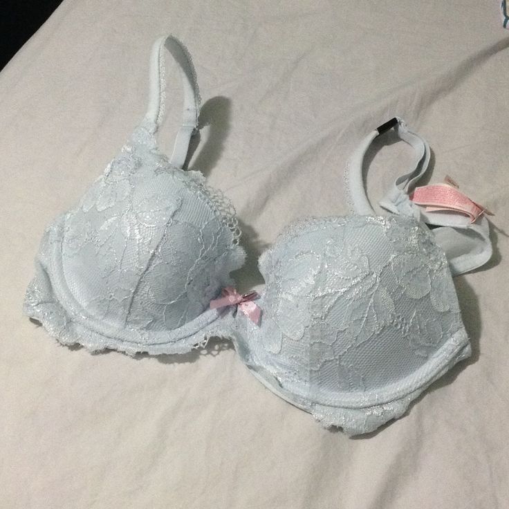 Beautiful And Sexy Bra. Nwt. 32a Bra From Victoria Secret. Not Sure If I Want To Sell... Just Trying To See How Much I Can Get. Bras Victoria's Secret Aesthetic, Victoria's Secret Bra, Bras Cute, Under Wears Woman Set, Victoria Secret Bra And Under Set, Victoria Secret Under Set, Victoria Secret Bra Outfit, Aesthetic Bras, Cute Bra And Under Set