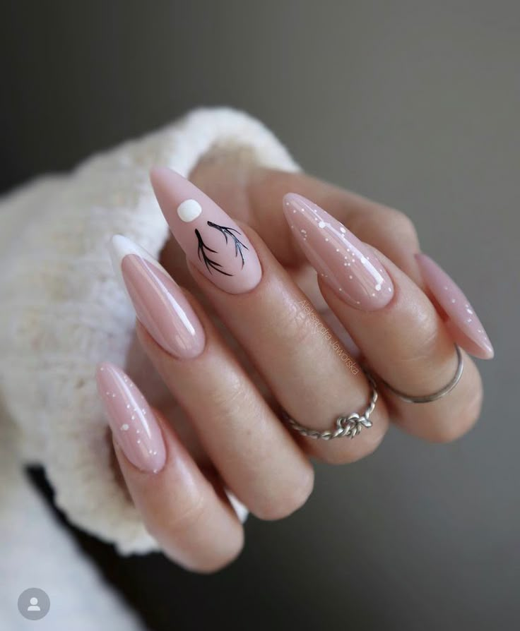 Pink Cristhmas Nails, Biogel Nails Design, Pink Holiday Nails Almond, Pink Nails For Christmas, Basic Winter Nails Simple, Pink December Nails, Nails December Winter, Nail Art Natale, Minimalistic Nails Design