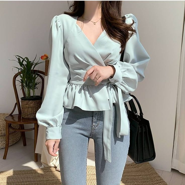 Fashion Top Outfits, Trendy Dress Outfits, Fashion Tops Blouse, Trendy Fashion Tops, Korean Fashion Dress, Muslim Fashion Outfits, Fashionista Clothes, Korean Girl Fashion, Stylish Dresses For Girls