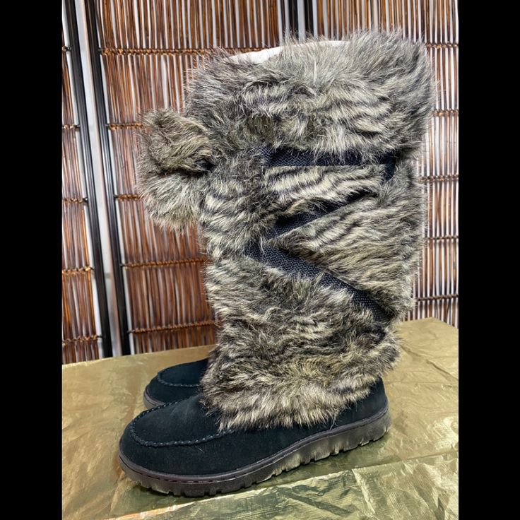 100% Authentic They Run 1/2 Size Small: So, The Size 7 Would Be Better For Size 6.5 And The Size 8 Would Be Better For Size 7.5 Eddie Bauer Sasquatch Boots Super Cozy, Warm & Sexy Retails For $170 Perfect For The Upcoming Winter Months Perfect Brand New Condition In Original Box, Very Well Made! Faux Fur: 50% Modacrylic 32% Acrylic 18% Polyester Super Cute Boots With Ties To Adjust The Tightness At The Top Of The Shaft. The Ties Have Matching Poms Poms Black Casual Boots With Faux Fur Trim, Eddie Bauer Throw Blanket, Fur Ski Boots, Hiking Boots Fur, Black Insulated Ankle-high Waterproof Boots, Eddie Bauer K-6 Boots, Cute Boots, Winter Rain, Eddie Bauer