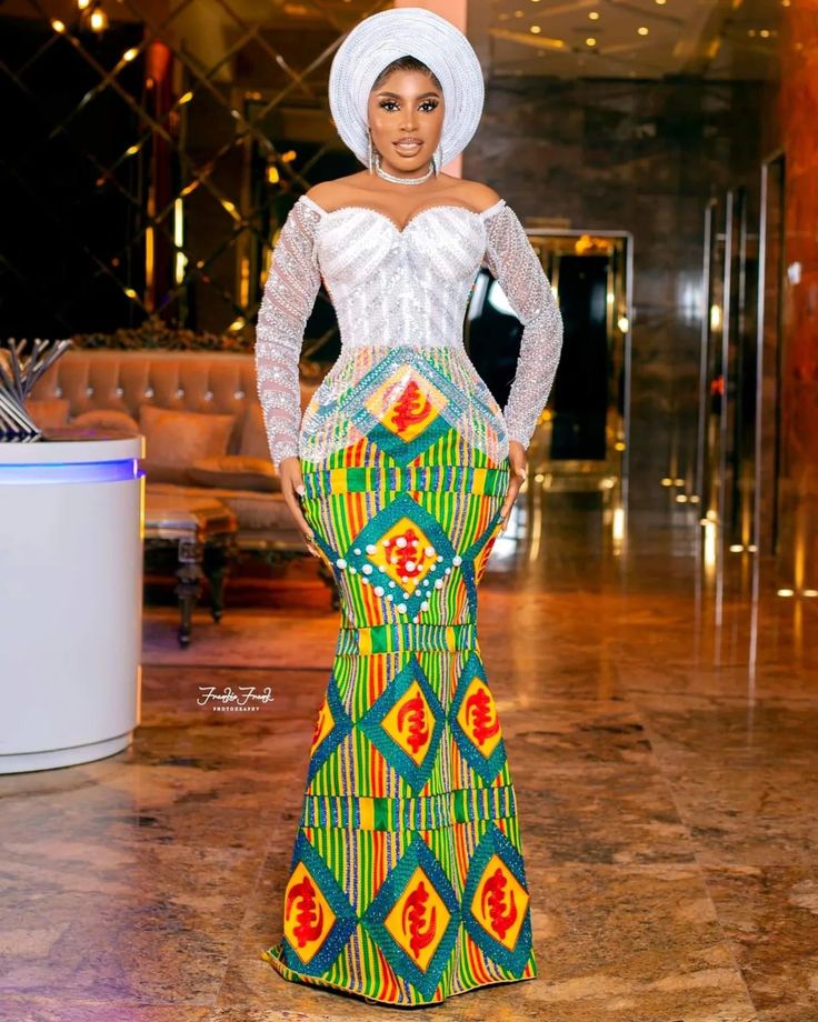 Kente Designs, Happy Birthday Queen, Classy Short Dresses, Ankara Skirt And Blouse, A Prom Dress, Ankara Designs, Ankara Gowns, Best African Dresses, Ankara Gown