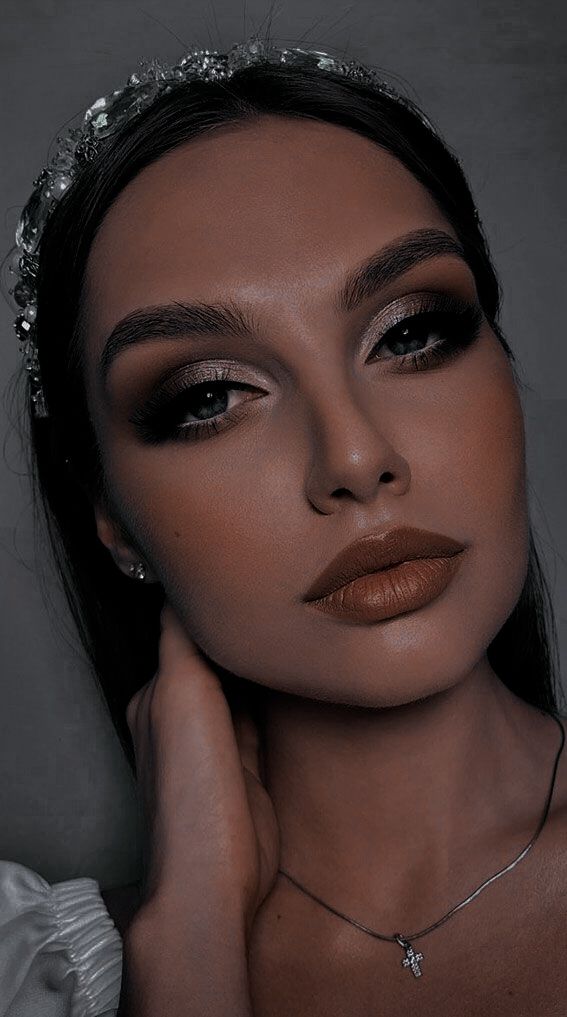 Wedding Makeup Alternative, Alt Bridal Makeup, Dark Wedding Makeup Brides, Gothic Wedding Makeup Brides, Moody Makeup Looks, Edgy Bridal Makeup, Alt Wedding Makeup, Goth Bride Makeup, Gothic Bridal Makeup