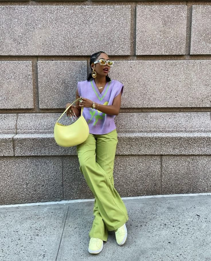 Lemon Green Pants Outfit, Perfect Colour Combinations, Best Colour Combinations, Colorful Style Outfits, Bae Style, Casual Sport Outfit, Fuji Film, Uni Outfits, Quirky Fashion