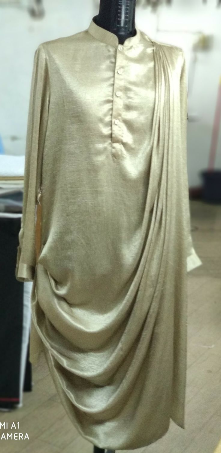 Drape Dresses, Long Kurtas, Indian Kurti Designs, Interesting Outfits, Drape Dress, Kurta Design, Fancy Tops, Kurti Design, Indian Designer Outfits