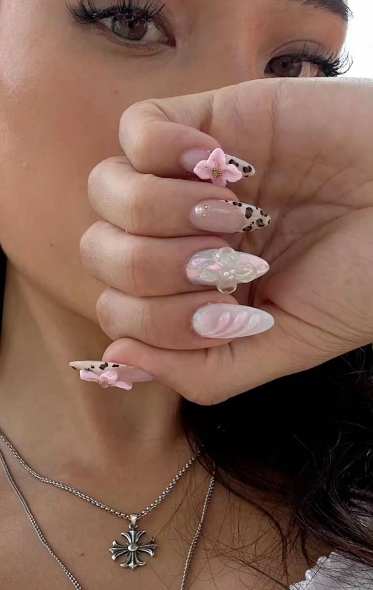 Pink Unique Nails, Vs Angel Nails, Hoco Nail Ideas Pink, Simple Pink Almond Nails, Nails Idea Almond, Nails Acrylic Halloween Ideas, Pink Nails Ideas Simple, Cute Square Nails Short, Almond Shaped Nails Pink