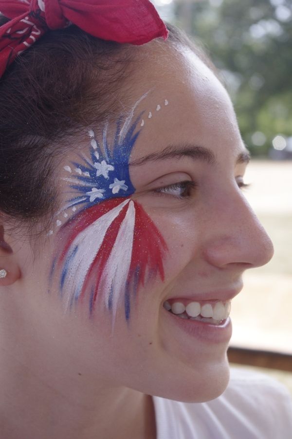 Patriotic Fourth of July American Flag Fireworks Face Painting Football Face Paint, Carnaval Make-up, 4th Of July Makeup, Cheek Art, Face Painting Easy, Kids Face Paint, Flag Face, Stunning Makeup, The American Flag