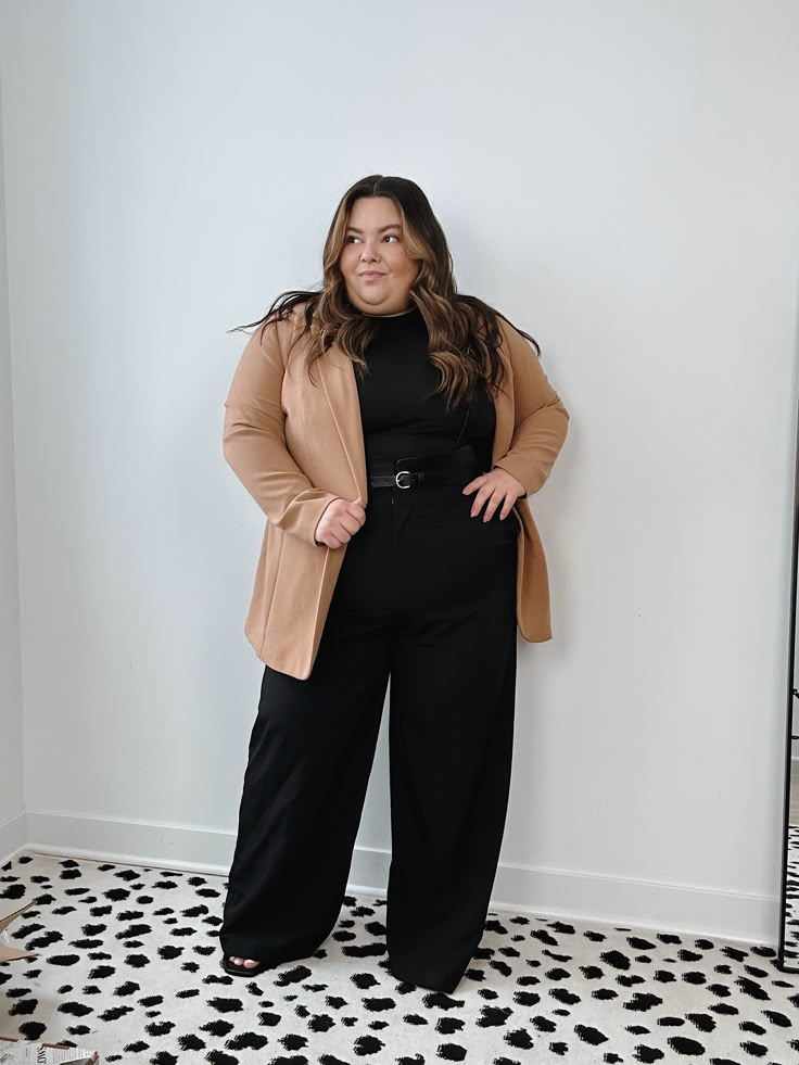 Chicago plus size fashion blogger Natalie in the City wears plus size workwear for the office. Click on this post to shop this plus size work outfit for the office! Boss Lady Outfit Plus Size, Plus Professional Work Outfit, Hr Outfits Women Plus Size, First Day Of Work Outfit Plus Size, Plus Size 40 Year Old Outfit, Corporate Plus Size Outfits, Fall Work Outfits Plus Size, Plus Size Plane Travel Outfit, Plus Size Slacks Outfit