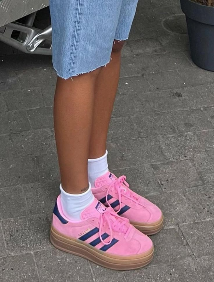 New Balance Shoes Women, Adidas Gazelle Pink, Gymnastics Shoes, Gazelle Bold, Tenis Vans, Trendy Shoes Sneakers, Dr Shoes, Adidas Shoes Women, 2024 Style