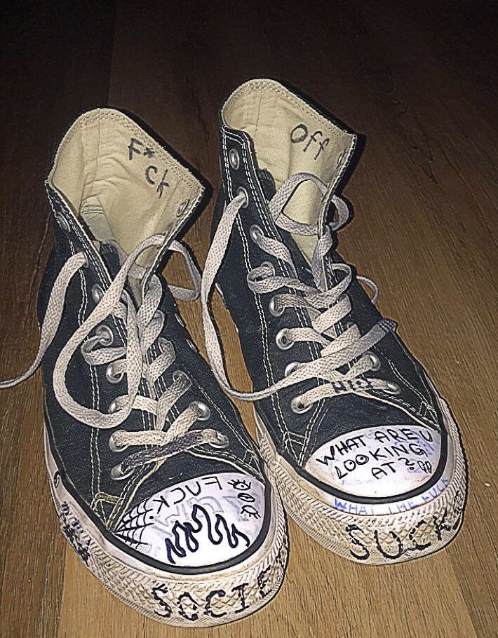 Sharpie Shoes, Converse Design, Grunge Shoes, Custom Shoes Diy, Estilo Hippy, Dr Shoes, Image Swag, Shoes Drawing, Mia 3