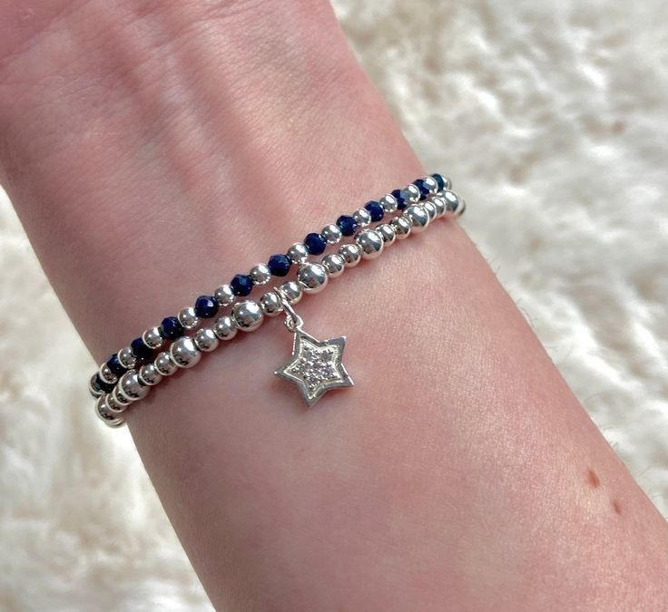 Cool Beads Bracelets, Beaded Star Bracelet, Bracelet Beads Ideas, Diy Bracelets Beads, Silver Beaded Bracelets, Star Bracelets, Charm Bead Bracelet, Star Accessories, Stars Bracelet