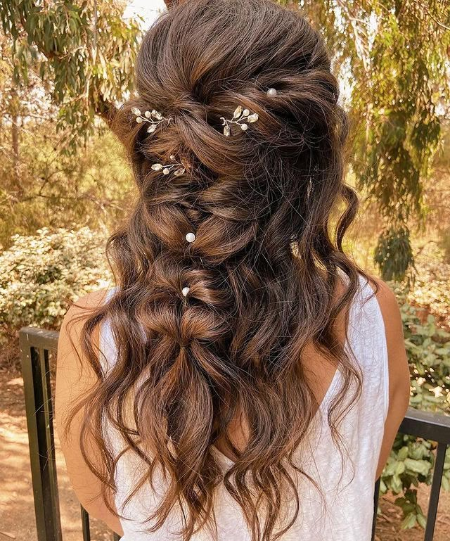 Brunette Bridal Hair, Wedding Hair Brunette, Summer Wedding Hairstyles, Boho Bridal Hair, Bridal Braids, Wedding Braids, Hair Company, Romantic Wedding Hair, Hair Brunette