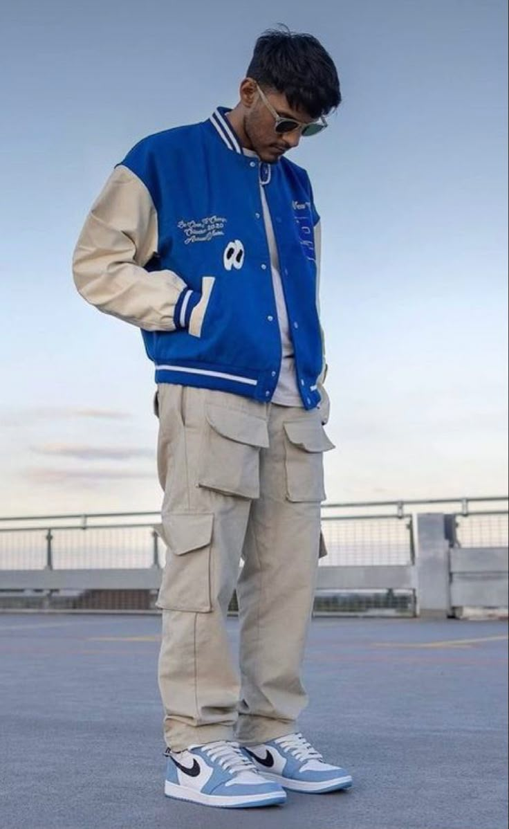 Mens Cargo Outfit Street Style, Jordan 1 Outfits For Men, Jordan 1 Blue Outfit, Jordan 1 Outfit Men Streetwear, Jordan 1 Outfits Men, Outfit Hombre Aesthetic, Blue And White Outfit Ideas, Guys Streetwear, Jordan 1 Outfit Men