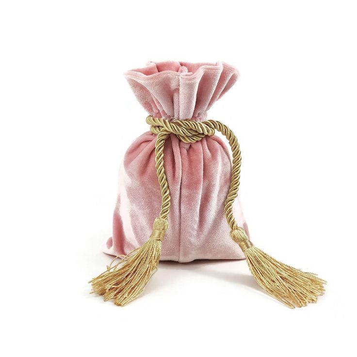 Luxurious pink velvet pouch bag with tassel rope.  Size: about 15 x 11 cm (6 x 4.5 inch). Price for 1 pouch. MORE POUCHES: www.etsy.com/shop/BHJewelryMaking?search_query=pouch#items Canadian customers: taxes are included in the price Free shipping on all orders $100+ (Before shipping and tax). Discount applied automatically. Luxury Formal Box Bag With Removable Pouch, Luxury Pink Bag With Removable Pouch, Luxury Flap Bag With Removable Pouch As Gift, Gold Tassel Bag For Gift, Bag With Tassel, Round Dangle Earrings, Wedding Gift Bags, Potli Bags, Party Gift Bags