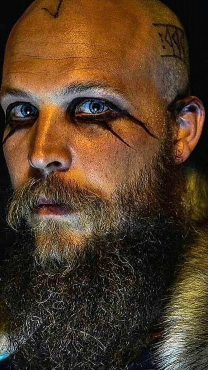 Vikings Face Paint, Men’s Viking Makeup, Warrior Makeup Men, Viking Man Makeup, Halloween Makeup Viking, Mens Viking Makeup, Viking Makeup Men, Male Viking Makeup, Viking Make Up