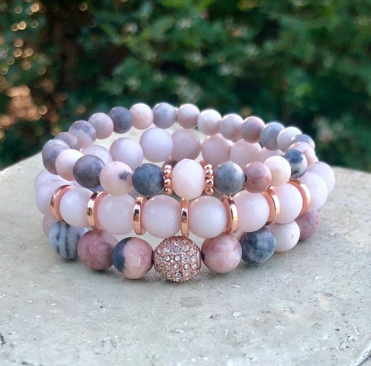 Diamonds? My best friends!💍👑 مجوهرات 首饰 Joyería Jewelry New Beaded Bracelets, Amazonite Bead Bracelet, Jewelry Rose Gold, Precious Beads, Gold Armband, Beads Bracelet Design, Diffuser Bracelets, Gemstone Beaded Bracelets, Bracelet Gemstone