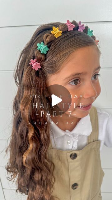 Yohana Hall on Instagram: "This one was the one that I did for Picture Day and it turned out SO cute! Those waves added the perfect final touch!   #cutehairstyles #easyhairstyles #hairstyles ##hairideas #schoolhairstyles #pictureday #picturedayhair #trendinghair #hairwaves #hairinspiration" Isabella Encanto Hairstyle, Christmas Picture Hair Ideas Kids, Prek Picture Day Hair, Pre K Hairstyles Girl, Photo Day Hairstyles School, Toddler Picture Day Hair, Kids Picture Day Hairstyles, Curly Toddler Hairstyles, School Photo Hairstyles