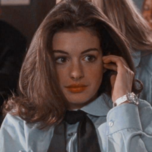 Photo of Anne Hathaway as Mia thermopolis in the first princess diaries movie. Mia Thermopolis, Princess Diaries, Pretty Princess, Mia 3, Anne Hathaway, Iconic Movies, Girl Icons, Role Models, Favorite Celebrities