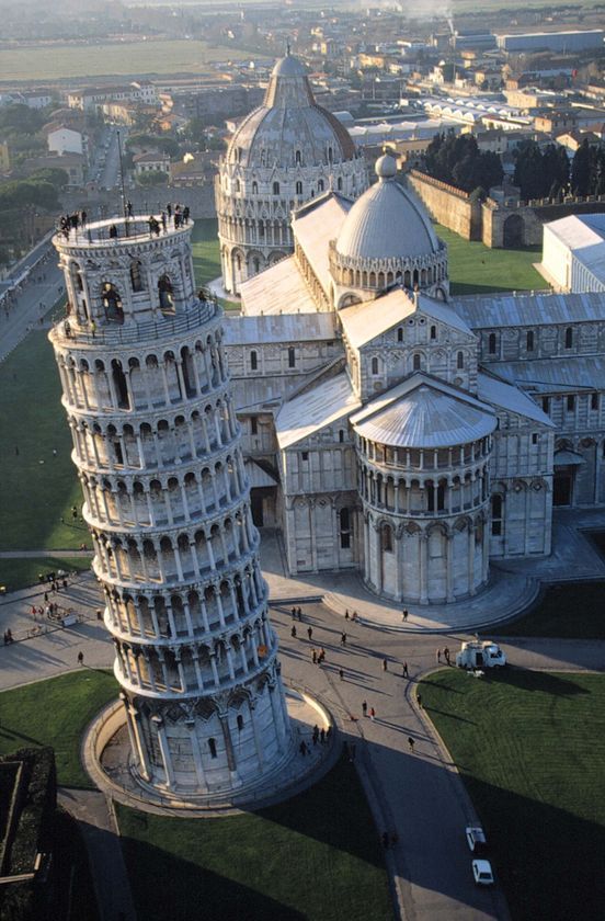 Pisa Italy, Magic Places, Tower Of Pisa, Places In Italy, Halong Bay, Voyage Europe, My Bucket List, Beautiful Places To Visit, Leaning Tower