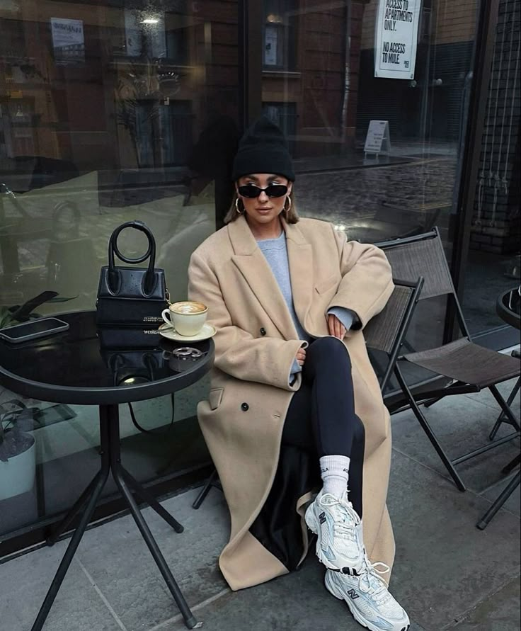 Breakfast Outfit, November Outfits, Cold Outfit, Beige Outfit, Cold Outfits, Street Style Winter, Street Style Chic, Inspo Outfit, Outfit Inspo Fall