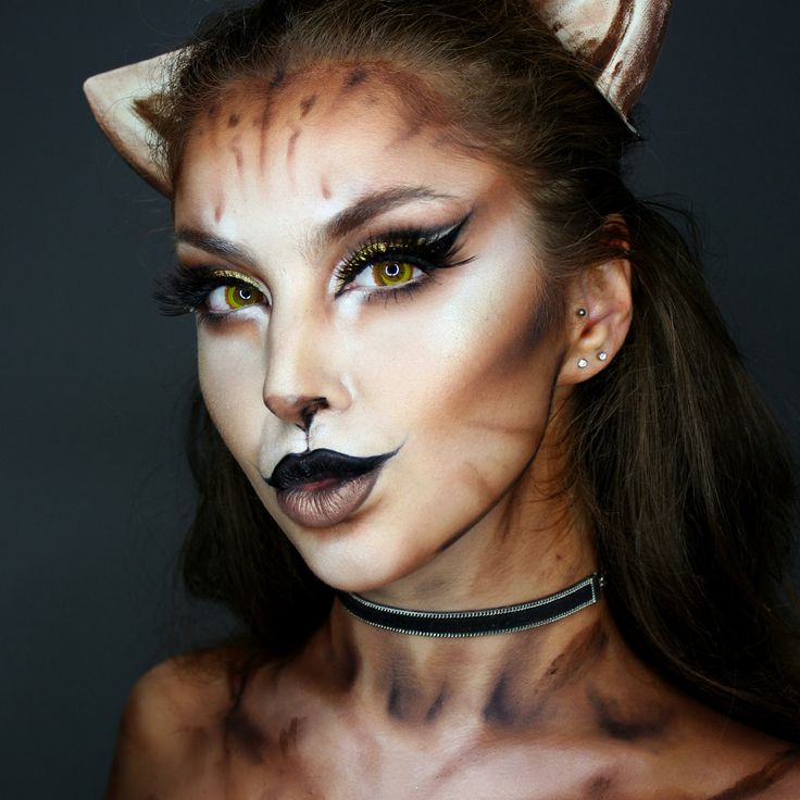 Cat Face Halloween, Cat Face Makeup, Nyx Foundation, Circus Makeup, Cat Halloween Makeup, Fantasy Make-up, Gold Highlight, Halloween Make-up Looks, Animal Makeup