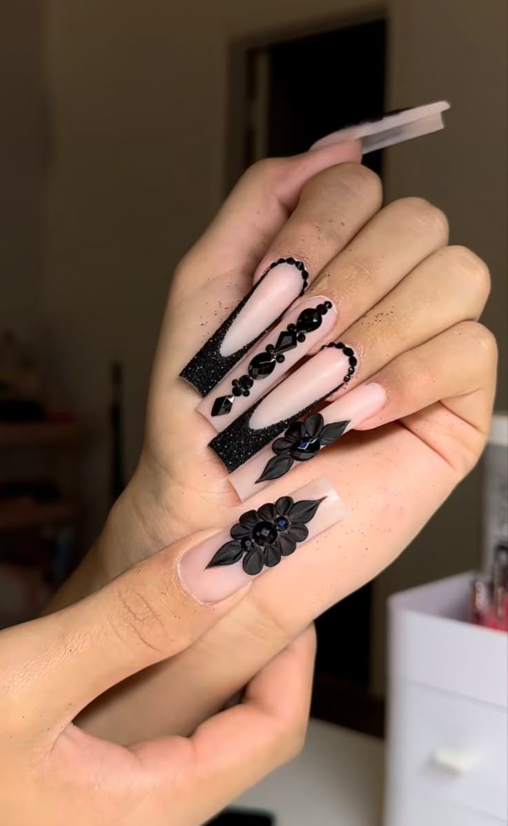 Glam Black Nails, Black Xl Nails, Black Buchona Nails, Black Acrylic Nails With Gems, Long Black Nail Designs, Black Nails With Flower Design, Pretty Black Nails Acrylic, Long Square Nails Ideas, Cute Black Acrylic Nails