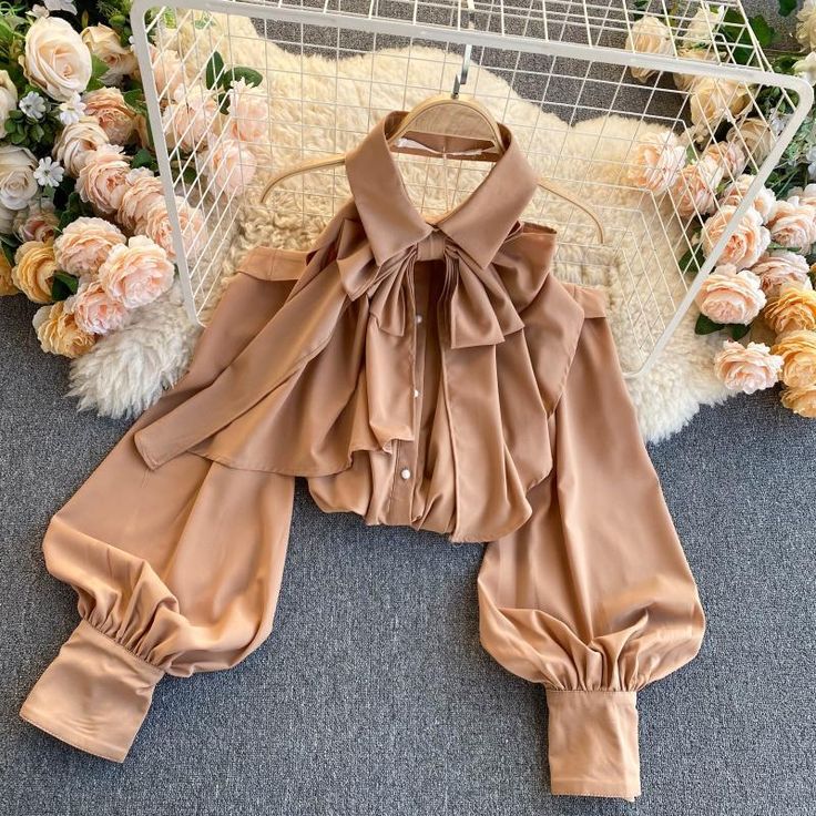 Cutesy Clothes, Baju Kahwin, Halter Shirt, Backless Shirt, 50s Outfits, Elegant Clothes, Women Halter, Really Cute Outfits, 가을 패션