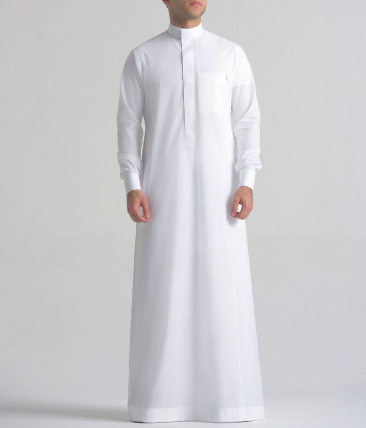 Jubbah Men, Arabic Outfit, Coachella Outfit Men, Muslim Men Clothing, Arab Men Fashion, Arabic Fonts, Boys Kurta Design, Stylish Men Wear, Black Outfit Men