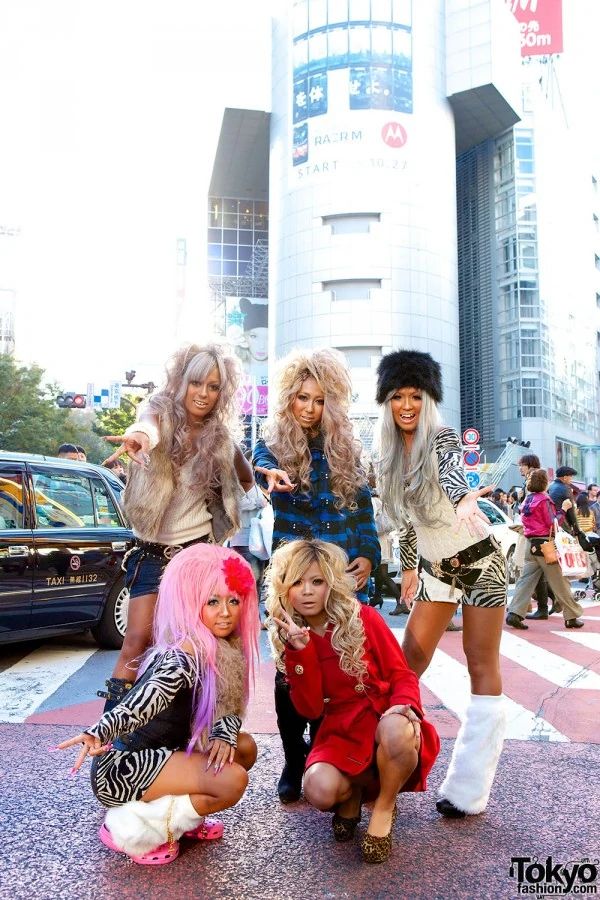 Dark Gyaru, Gyaru Black, Gyaru Agejo, Kuro Gyaru, Pastel Harajuku, Kei Visual, Gyaru Fashion, Tokyo Fashion, Street Culture