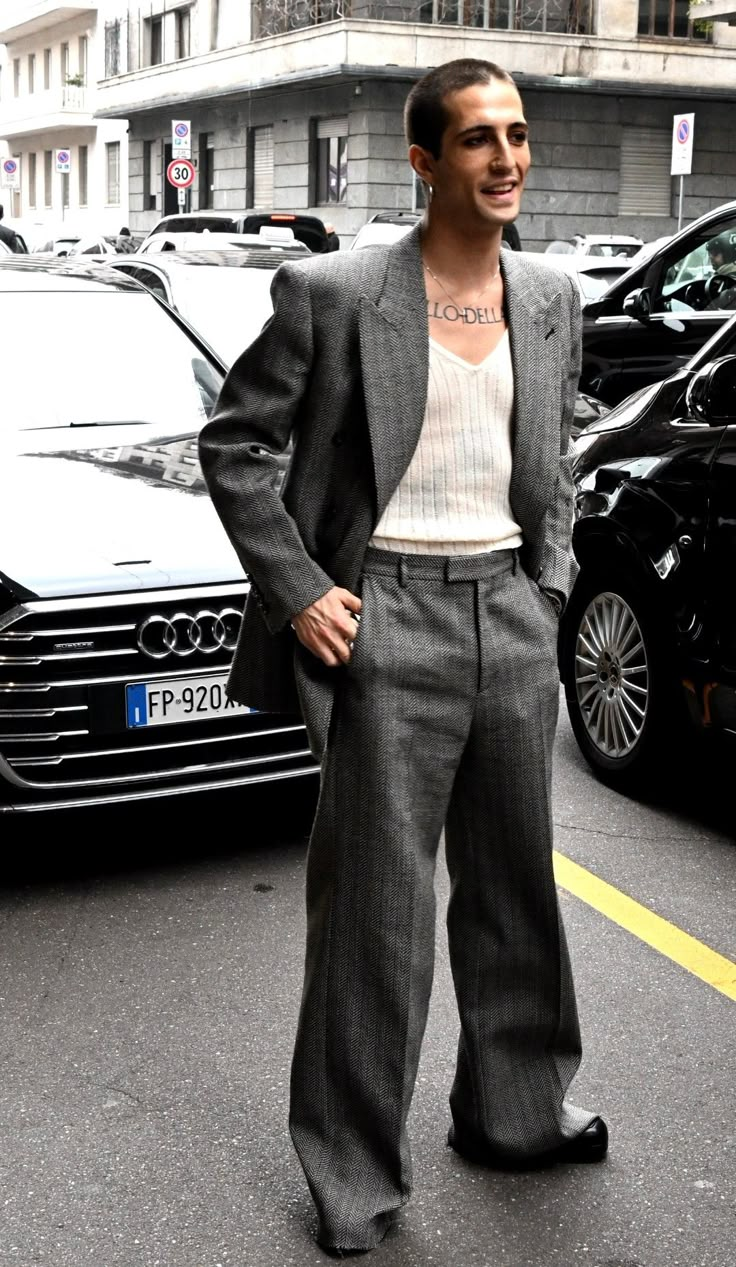 Blazers Street Style, Mens Oversized Suit, Brogues Men Outfit, Baggy Suits Men, Damiano David Outfit, Oversized Suits Men, Trad Fashion, Suit Pants Outfit, Peter Pan Kostüm