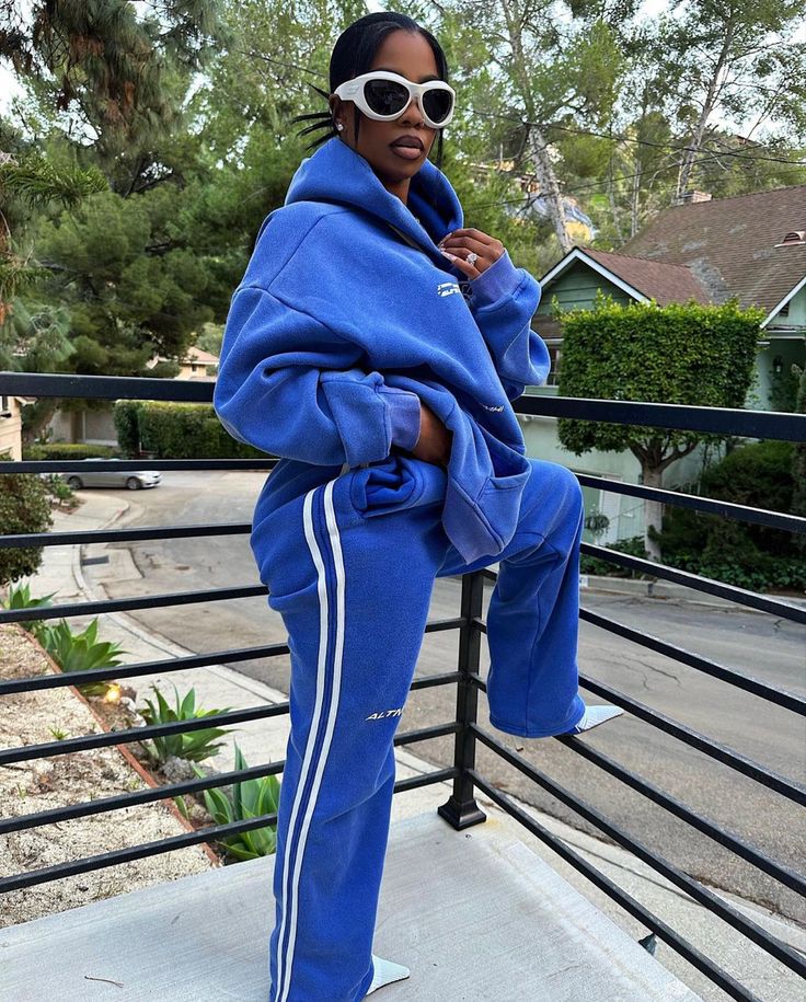 Derra Taylor Outfit, Dearra Taylor Outfits, Sweatsuit Outfits Women, De'arra Outfits, 2025 Outfits, Dearra Taylor, Sweatsuit Outfits, Cold Fashion, Taylor Outfits