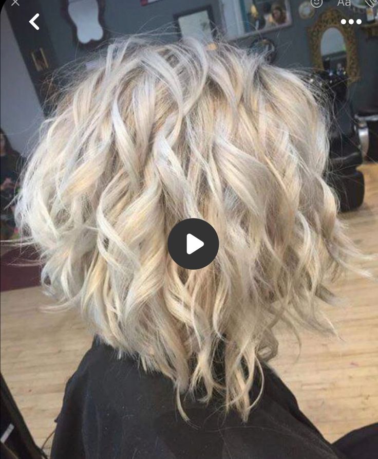 Comic Hairstyles, Curly Blonde Bob, Blonde Wavy Bob, Curly Hair Bob Haircut, Beach Waves For Short Hair, Red Hair With Blonde Highlights, Medium Length Hair With Bangs, Blonde Layered Hair, Messy Bob Hairstyles