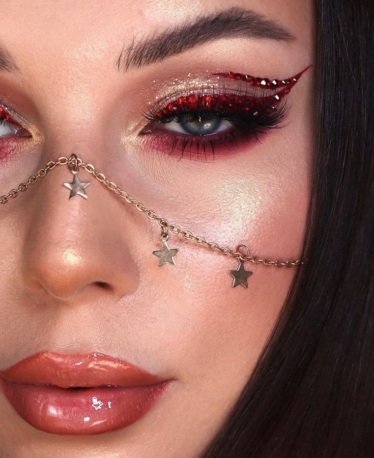 @ohhmels Red Gem Makeup, Red And Gold Makeup, Black And Red Makeup, Christmas Makeup Looks, Christmas Makeup Ideas, Red Makeup Looks, Gem Makeup, Vampire Bride, Concert Makeup