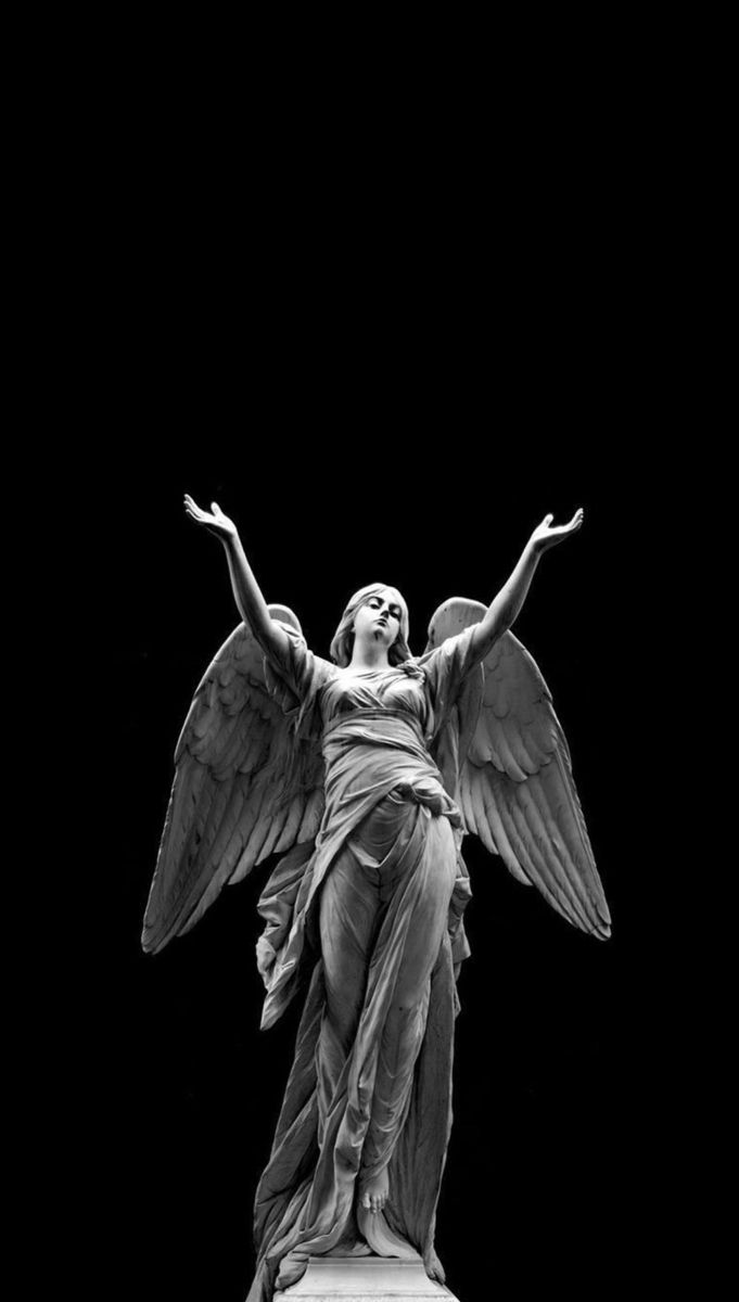 an angel statue on top of a pedestal with the words defayser above it